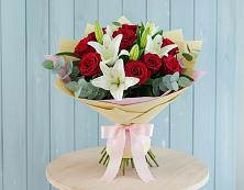 Букет цветов из:  Лилии и Розы #REPLACE_PRED# Макарове