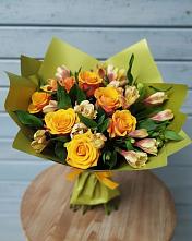 Букет цветов из:  Альстромерии и Розы в Макарове