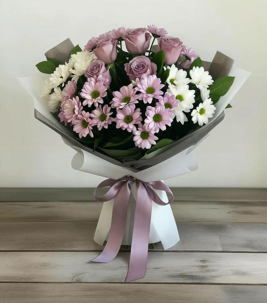 Букет цветов из: Хризантемы и Розы в Макарове