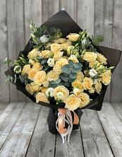 Букет цветов из:  Розы и Лизиантусы в Макарове