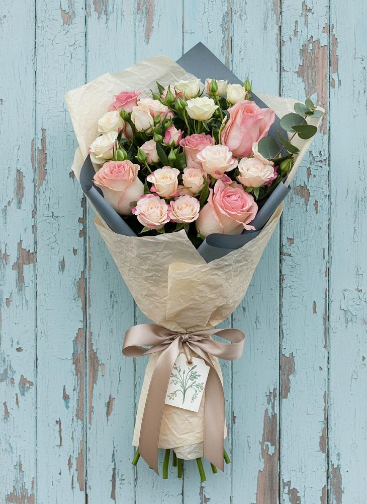 Букет цветов из: Розы в Макарове