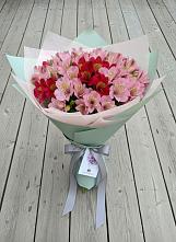 Букет цветов из:  Альстромерии #REPLACE_PRED# Макарове