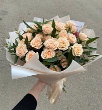 Букет Кремовые розы Латте в Макарове