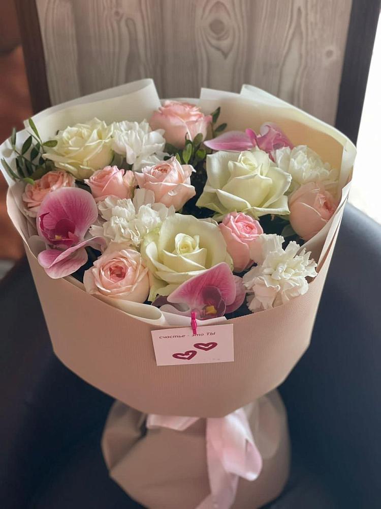 Букет цветов из: Орхидеи, Розы и Гвоздики в Макарове