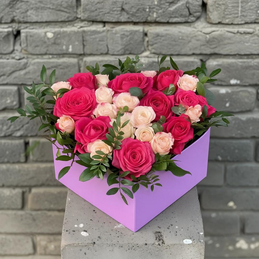 Цветочная композиция из Розы в коробке в Макарове