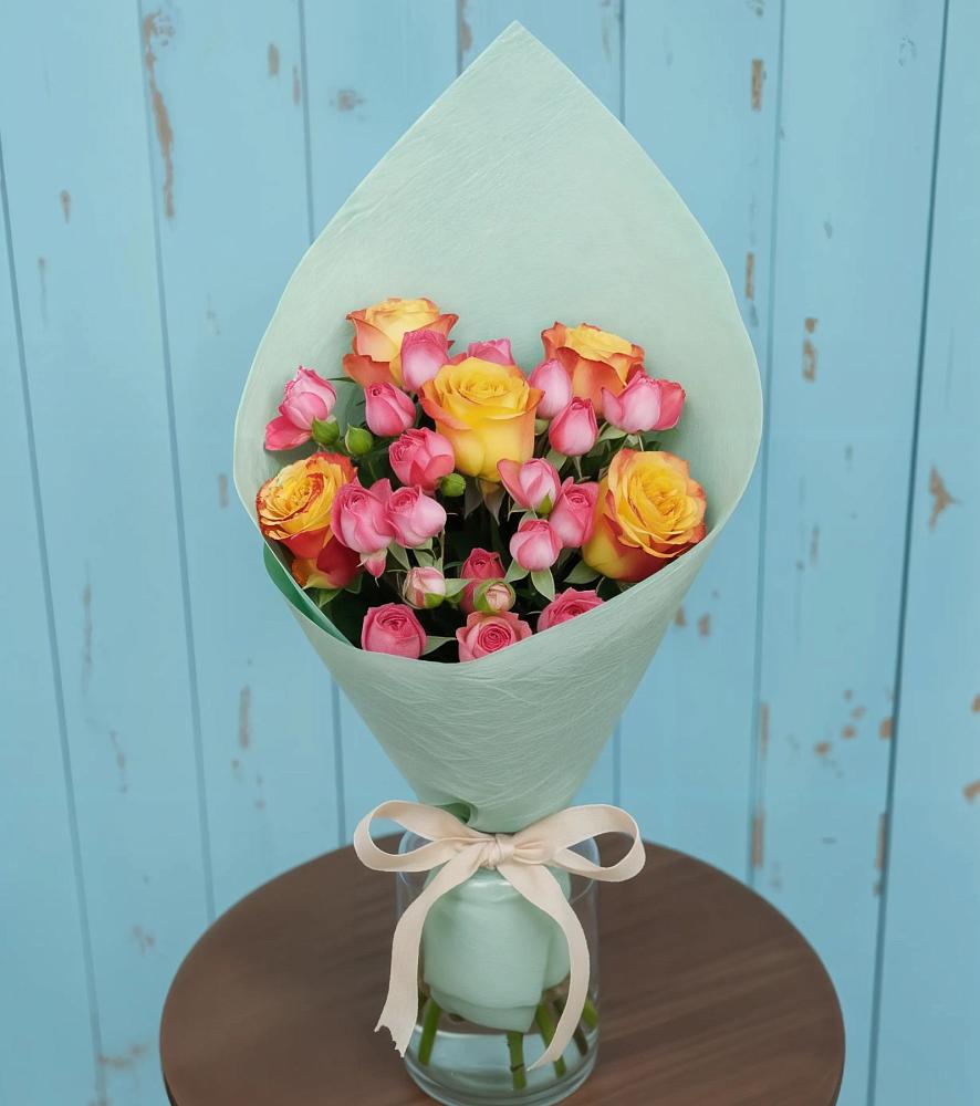 Букет цветов из: Розы в Макарове