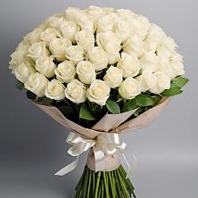 Букет 101 беля роза Белоснежка в Макарове