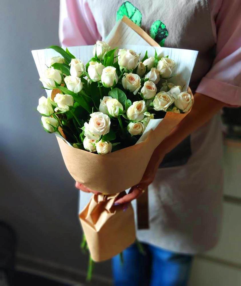 Букет цветов из: Розы в Макарове