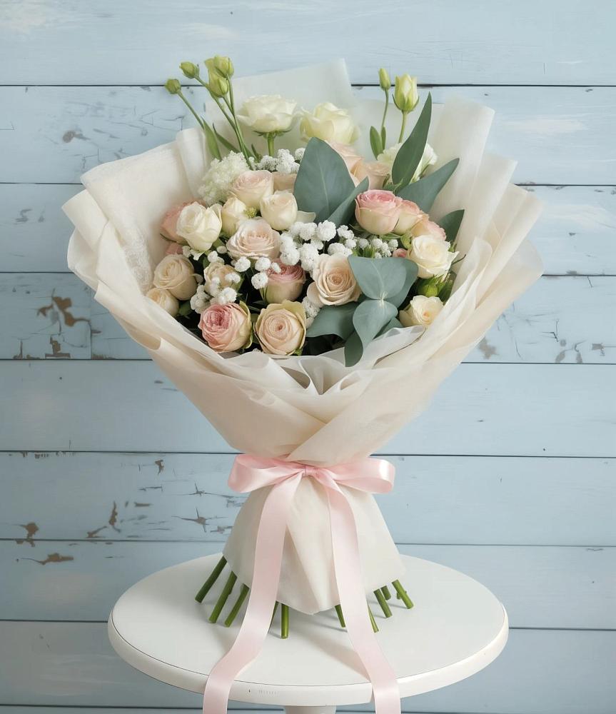 Букет цветов из: Розы и Лизиантусы в Макарове