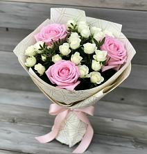 Букет цветов из:  Розы в Макарове