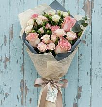 Букет цветов из:  Розы в Макарове