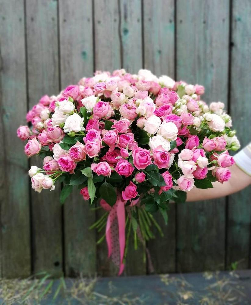 Букет Розовые кустовые розы Натали и Лав Лидия в Макарове