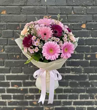 Букет цветов из:  Герберы и Хризантемы в Макарове