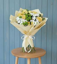 Букет цветов из:  Хризантемы и Розы в Макарове