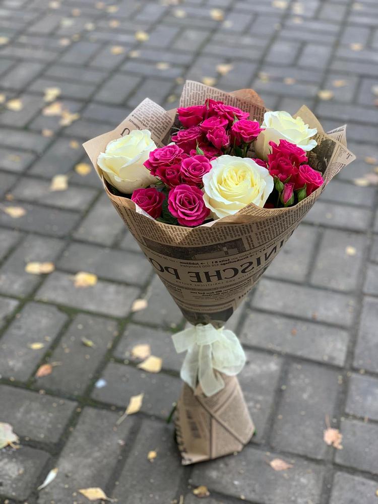 Букет цветов из: Розы в Макарове