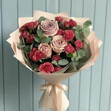 Букет цветов из:  Гвоздики и Розы в Макарове