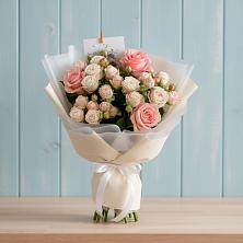 Букет цветов из:  Розы в Макарове