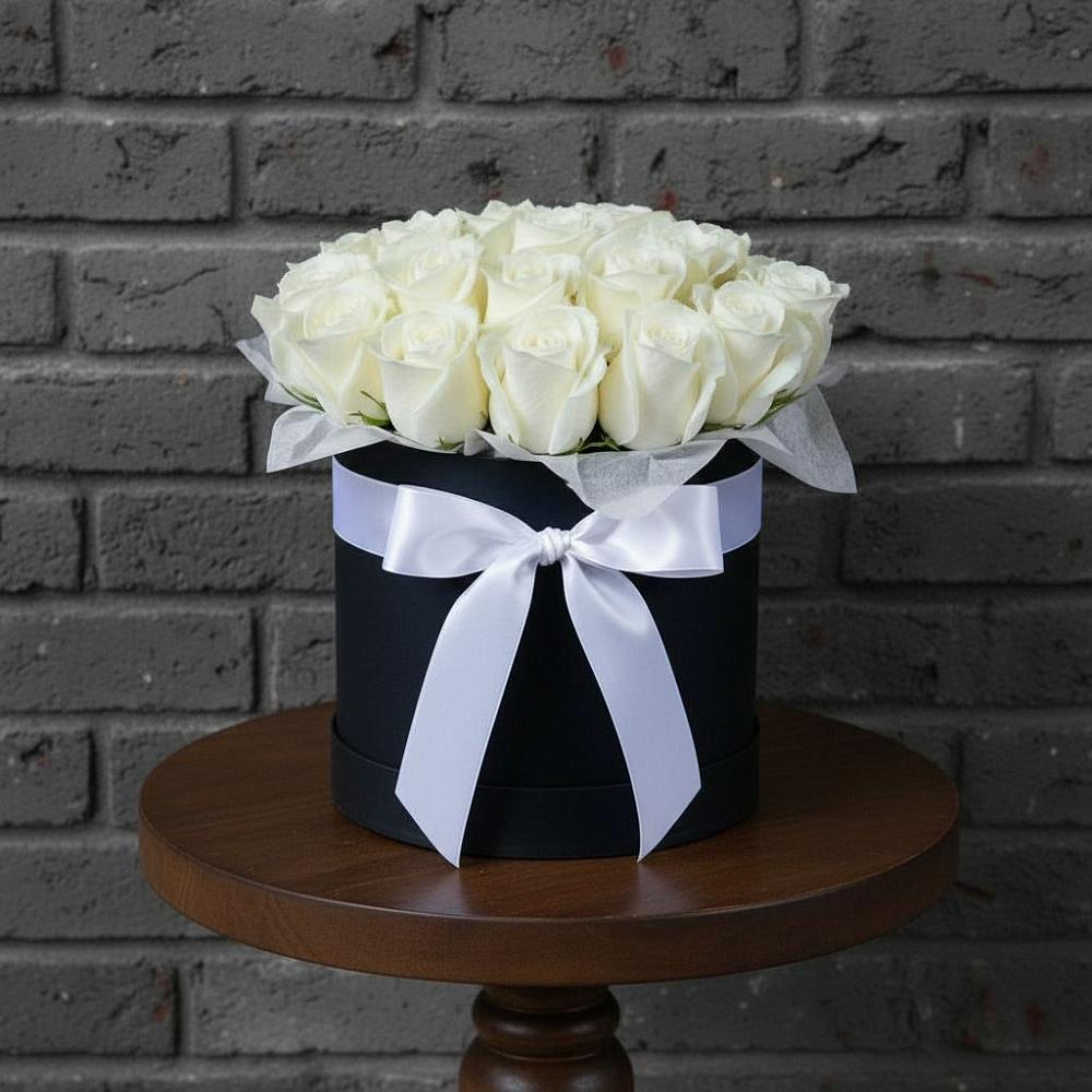 Цветочная композиция из Розы в шляпной коробке в Макарове