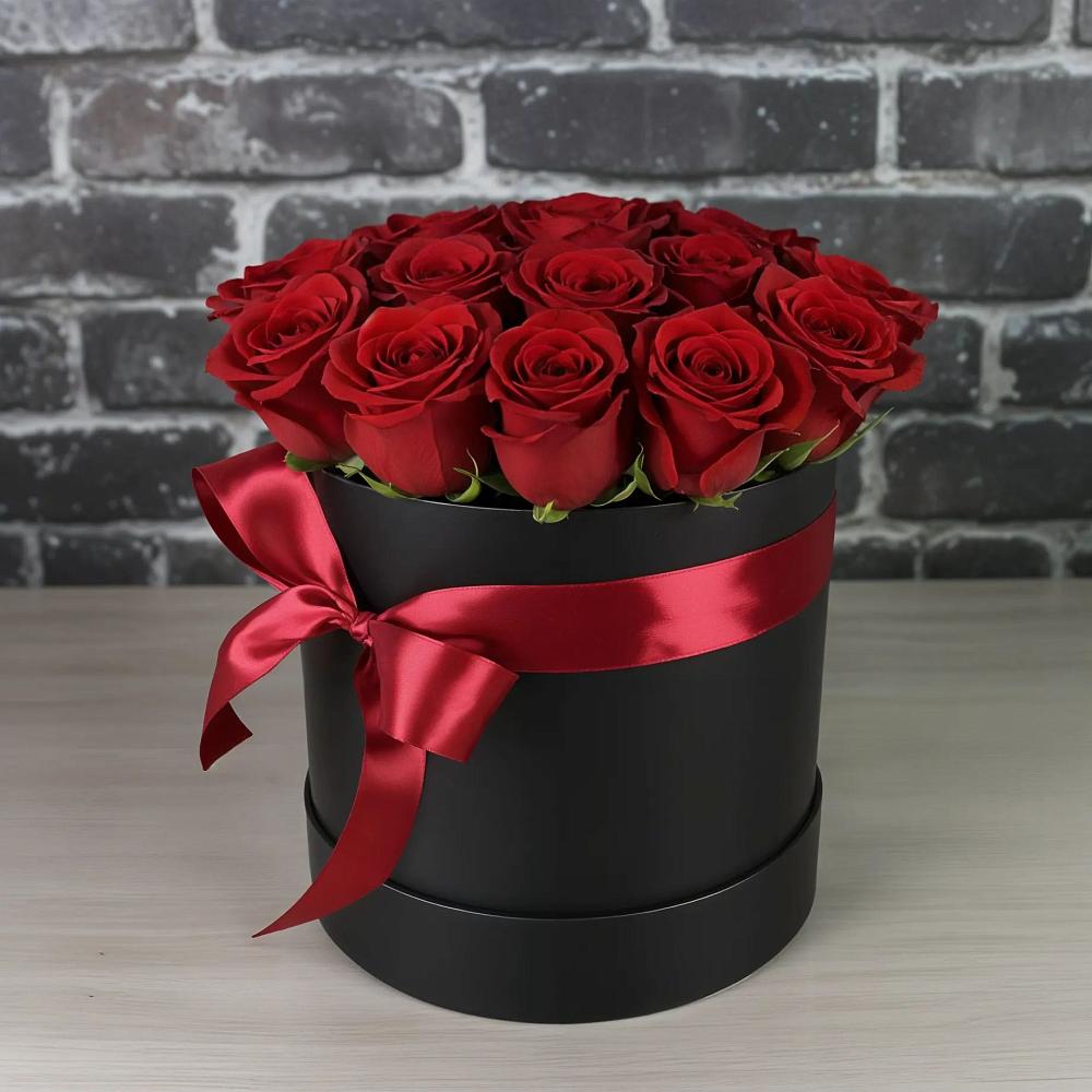 Цветочная композиция из Розы в шляпной коробке в Макарове