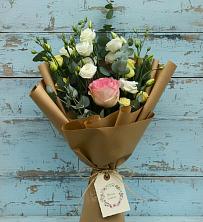 Букет цветов из:  Розы и Лизиантусы в Макарове