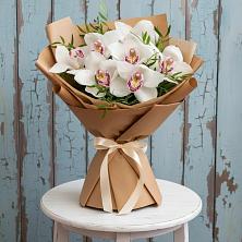 Букет цветов из:  Орхидеи и Розы в Макарове